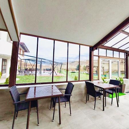 Park Hotel Eagle Stone 코프리브시티차 외부 사진
