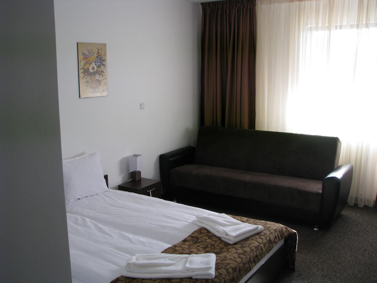 Park Hotel Eagle Stone 코프리브시티차 외부 사진